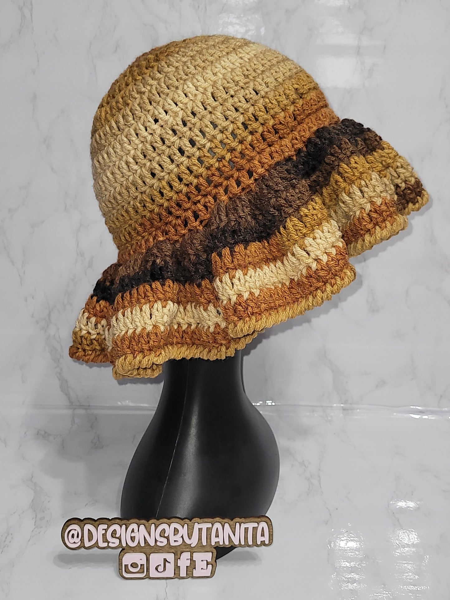 Crochet Wavy Brim Bucket Hat (Deep Wave)